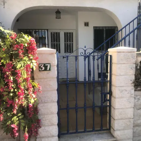 Calle Quitapenas 37 * Malaga